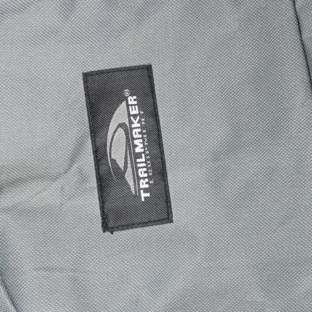 👔 Trailmaker Gray Backpack - Picture 4 of 5